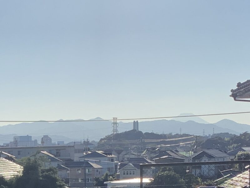 広場から富士山